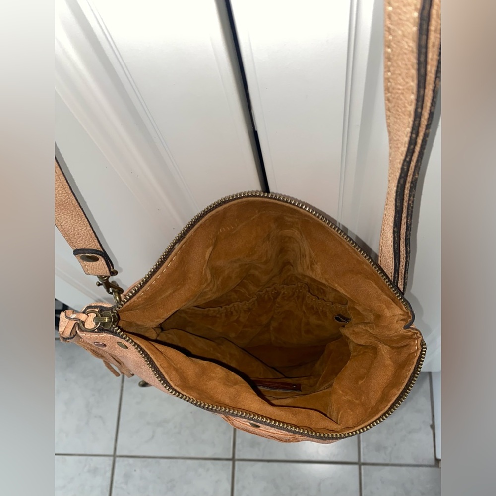 Patricia Nash Italian Leather Crossbody Purse - Picture 10 of 10
